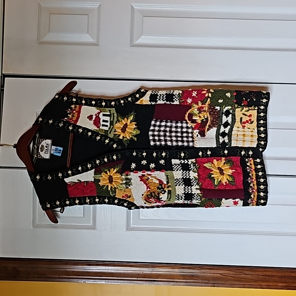 Women's knit vest size M